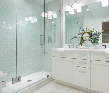 Bathroom cabinetry by Lectus